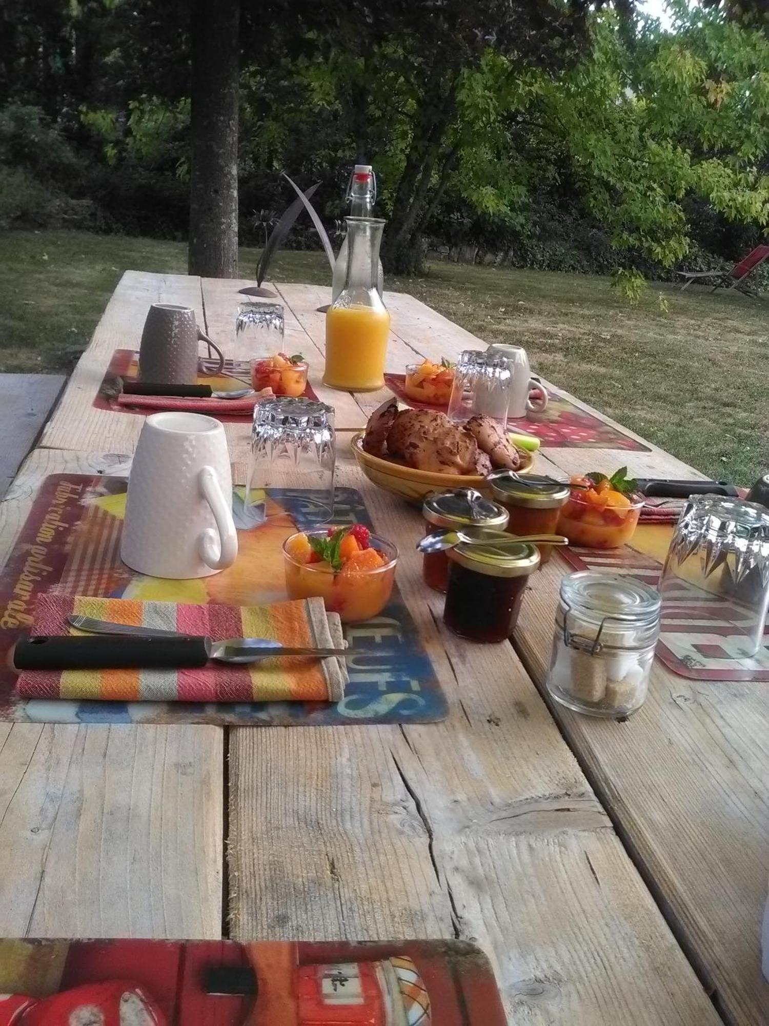 Bed and Breakfast Sous Les Toits Dosches Екстер'єр фото